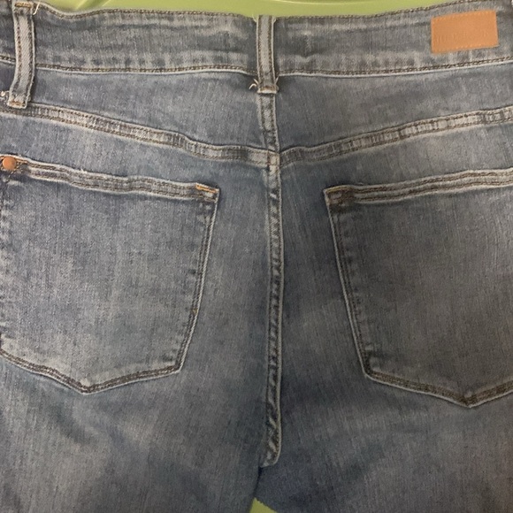 High Waist Destroyed Flare - Judy Blue 88480 - Picture 3 of 5